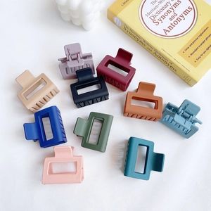 Elegant Matte Morandi Color Plastic Hair Claw Clip For Women Minimalist Large Rectangular Hollow Geometric Hair Catch Clip