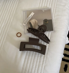 Brown matte geometric hair claw clips set in rectangular and crisscross designs