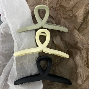 Extra large 13cm matte shark hair clips in assorted colors for thick hair styling