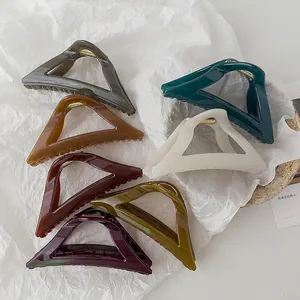 French Vintage Geometric Triangle Hollow Hair Claw Clip Large Resin Acrylic Shark Clip For Women Elegant Thick Hair Styling