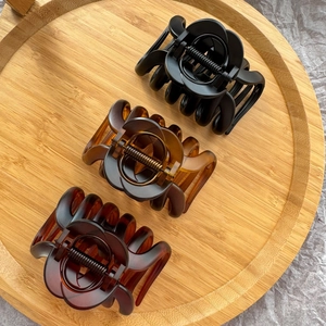 Women Large Matte PC Hair Claw Clip Thickened Pumpkin Shape Shark Clip Frosted Tortoiseshell Updo Hair Accessory