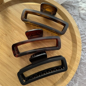 Large Rectangle Hair Claw Clip Matte Finish Tortoiseshell Pattern Plastic Non-slip Hairpin Fashion Shark Clip For Women Hair Accessories