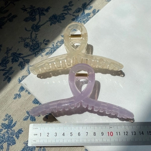 13cm minimalist jelly-colored hair claws in yellow and purple resin with metal springs