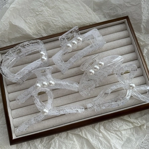 Lot de 5 pinces à cheveux transparentes en acrylique avec motifs dentelle et perles