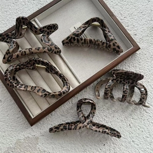Vintage Leopard Print Hair Claw Clip Large Resin Shark Clip Geometric Hair Accessory For Women Thick Hair Styling