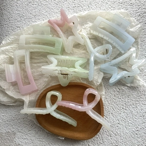 Pinces à Cheveux Douces en Forme d'Étoile de Mer Dégradée pour Femmes Accessoires de Cheveux en Plastique Coloré Étoile Carré Fait Main