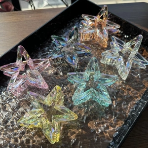 Lot de 6 pinces à cheveux étoiles irisées avec design creux et finition arc-en-ciel