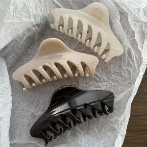Minimalist large 14cm shark hair claw clip in cream, beige and black colors