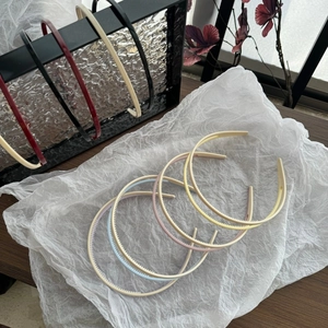 Minimalist Non-Slip Teeth Headband Candy Color Spliced Hair Hoop For Women Daily Face Washing Makeup Hair Accessories