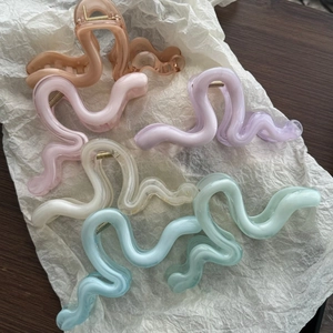 Water Ripple Texture Translucent Hair Claw For Women Korean Style Large Geometric Shark Clip Fresh Elegant Hair Accessories