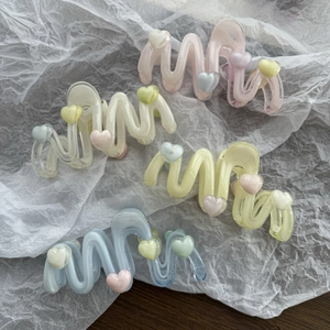 Pastellfarbene Wellen Haarklammern in Rosa Beige Gelb und Blau mit 3D Herz