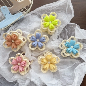 3D Tulip Floral Hair Claw Clip Matte Plastic Hollow Out Five Petal Flower Shark Clip Elegant Hair Accessories For Women