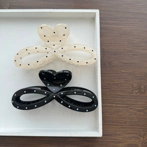Chic black and white heart polka dot hair claw clips set for women summer hairstyles