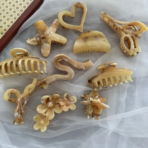 Women Vintage Amber Marble Pattern Hair Claw Clip French Style Acetate Shark Clip Elegant Floral Heart Star Hair Accessories