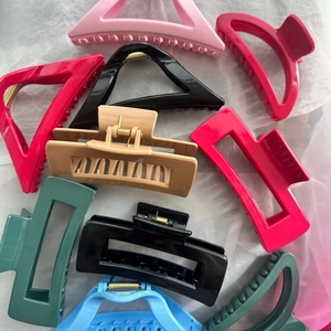 Soft Silicone Hair Claw Clip Minimalist Shark Clip Geometric Matte Catch Barrette For Women Daily Styling Hair Accessories