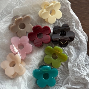 Flower Shape Hair Claw Clip For Women Elegant Camellia Plastic PC Resin Shark Clip Hollow Out Daily Hair Accessories