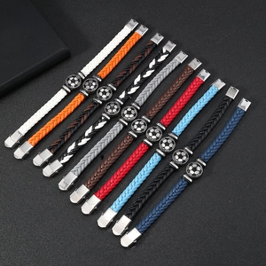 Bracelets de football en cuir tressé avec boucle en acier inoxydable colorés
