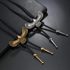 Cravatta bolo con ali d'aquila retrò e cordoncino in pelle PU intrecciata oro e argento