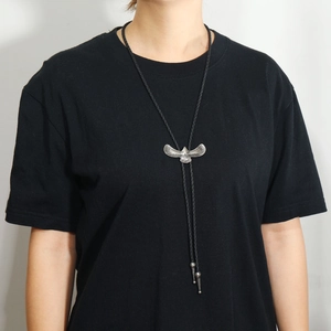 Cravatta bolo vintage da uomo con aquila argentata e cordino in pelle nera intrecciata