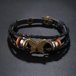 Retro mehrlagiges geflochtenes Lederarmband mit Vintage-Schmetterling und Metallschnalle