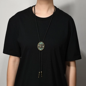 Western-Bolo-Tie mit Adler-Anhänger in Bronze und Türkis an schwarzer Lederschnur