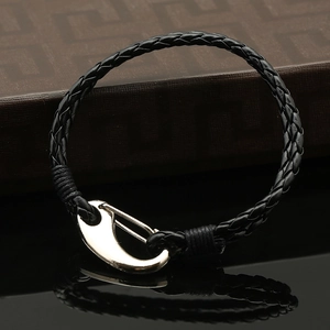 Bracciale classico in pelle intrecciata nera da uomo con chiusura metallica argento unica