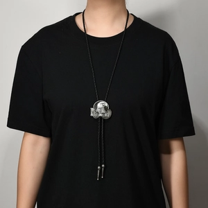 Retro adelaarskop bolo tie met King of the Road gravure aan zwart gevlochten lederen koord