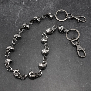 Gothic punk skull keychain belt chain in vintage silver metal for men and street fashion