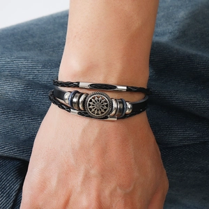 Bracelet multi-rangs en cuir tressé noir avec perle tournesol et breloque en argent