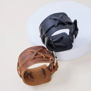 Bracelets larges vintage en cuir pour hommes noir et marron avec boucles en métal