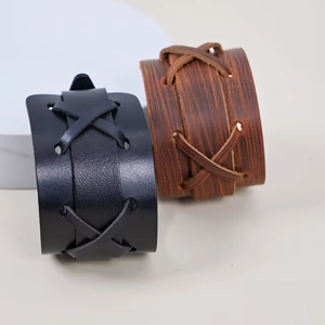 Bracelet Homme en Cuir de Vache Rétro Style Punk Manchette Large Avec Boucle en Métal Bijoux Faits à la Main Personnalisés
