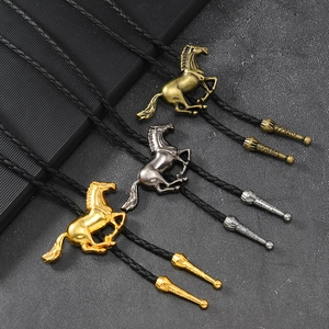 Vintage Western-Bolo-Krawatte mit geflochtener Lederkordel in Gold, Silber und Bronze