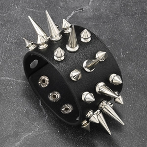 Bracelet punk en cuir de vachette avec trois rangées de pointes en métal argenté