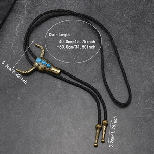 Detailansicht der Vintage-Bolo-Krawatte mit Stierkopf, Türkis-Inlay und geflochtener Kordel