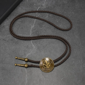 Cravatta Bolo vintage con ciondolo a stella su cordino in PU marrone per un look classico