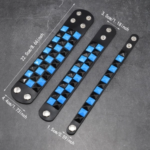 Dreiteiliges Punk-Lederarmband-Set mit blauen und schwarzen quadratischen Nieten und Druckknopf
