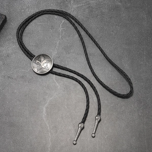 Cravatta bolo retrò con stella a cinque punte e cordino in pelle nera intrecciata stile