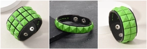 Detailansicht der neongrünen Pyramidennieten auf dem Punk-Style Kunstleder-Armband