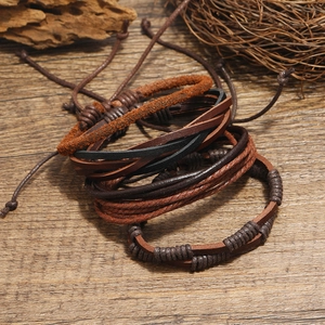 Set de pulseras vintage de cuero vacuno para hombre con diseños trenzados multicapa naturales