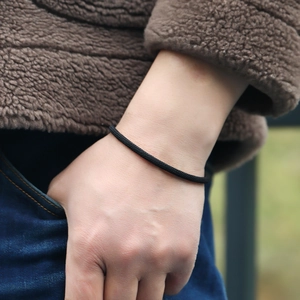 Bracciale nero intrecciato minimalista con chiusura magnetica per coppie in stile casual
