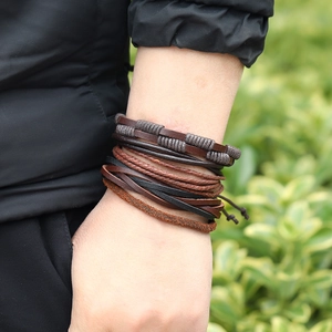 Conjunto pulsera multicapa cuero retro para hombre con cuerda tejida y textura vintage