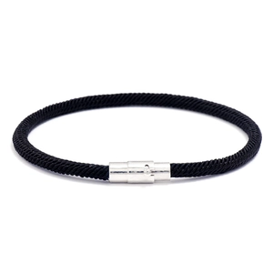 Bracciale intrecciato nero fatto a mano con chiusura magnetica in argento per coppie
