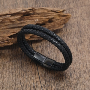 Herren Armband aus doppelt geflochtenem schwarzem Leder mit mattem Magnetverschluss