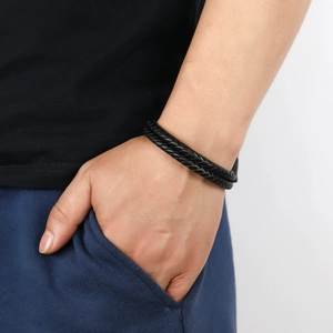 Mehrlagiges schwarzes geflochtenes Lederarmband für Herren mit Edelstahlverschluss