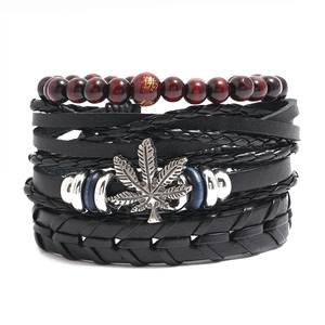 Bracelet Homme Vintage en Cuir de Vache Tressé Multicouche Pendentif Feuille Alliage Perles en Bois Bijoux Style Punk