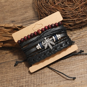 Bracelet multicouche en cuir pour homme avec breloque feuille d'érable et perles en bois