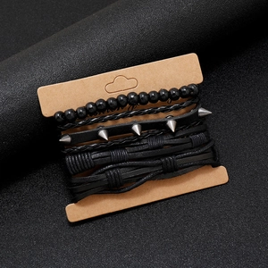 Set bracciali in pelle punk retrò da uomo con borchie metalliche e perline nere