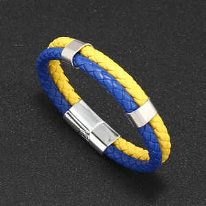 Bracelet en cuir tressé bleu et jaune avec un fermoir magnétique en métal argenté