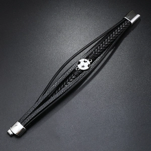 Mehrlagiges Lederarmband für Herren mit Fußball-Motiv und Magnetverschluss für Fans