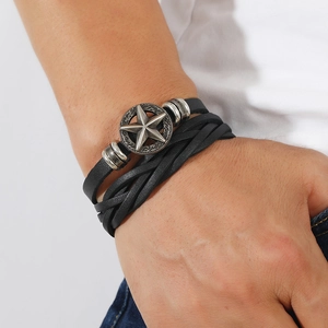 Heren retro meerlaagse gevlochten lederen armband met een zilveren pentagram ster hanger